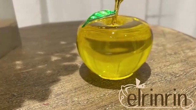 ガラスりんご りんご（大） | ペーパーウェイト | 新島ガラス Online Shop